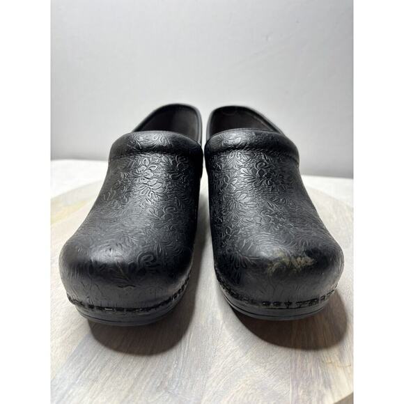 DANSKO Size 40 Black Flower Pattern Leather CLOGS Size US 9.5 - Picture 2 of 7